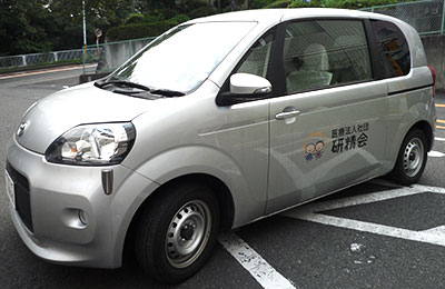 訪問看護車画像